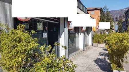 Commercial Premises / Showrooms for Sale in Como
