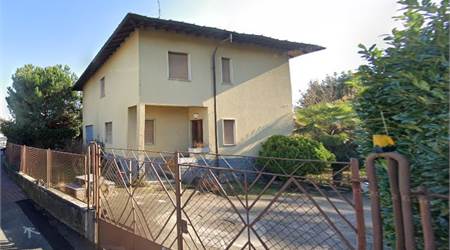 Bungalow for Sale in Locate Varesino